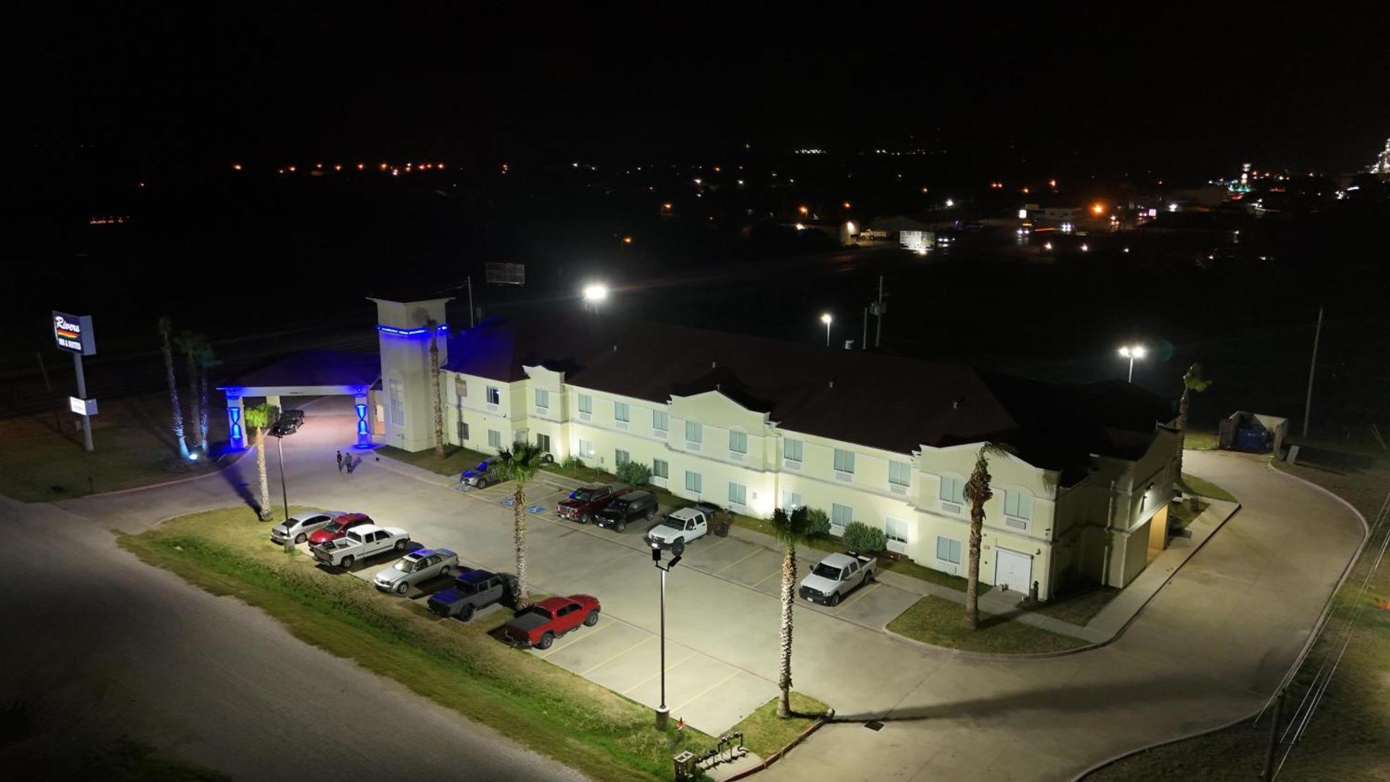 Rivers Inn And Suites Three Rivers Exterior photo