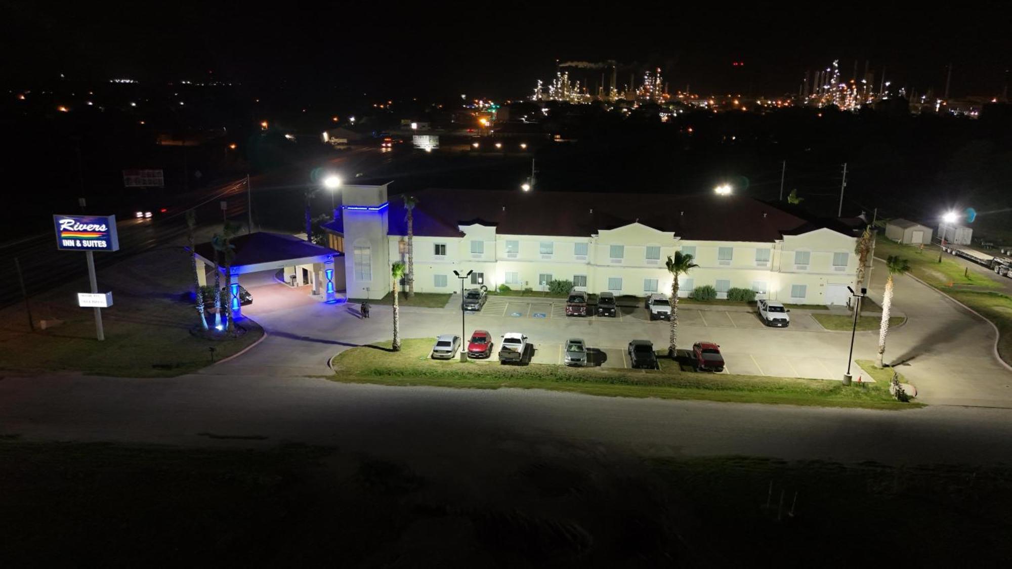 Rivers Inn And Suites Three Rivers Exterior photo